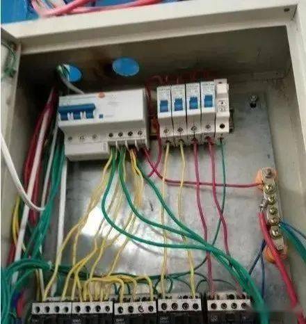 火线当零线用一年无故障？潜在风险不容忽视